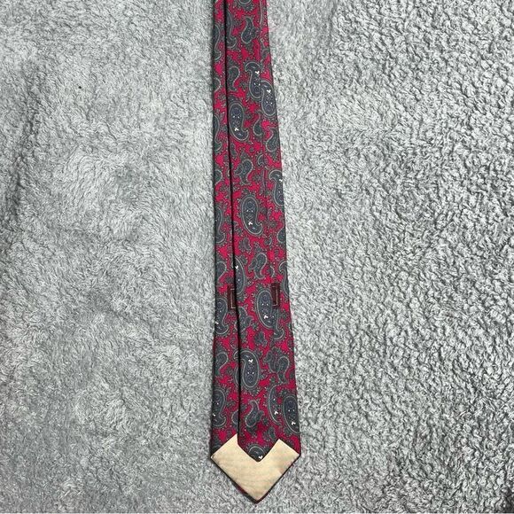 CAMBRIDGE CLASSICS VINTAGE RED MENS TIE W PAISLEY DESIGN 100% ITALIAN SILK - Picture 4 of 6